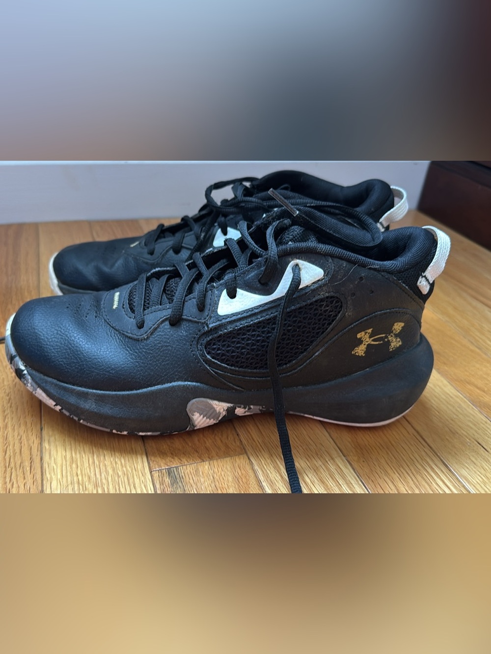 Under Armour Youth Basketball Shoes - Size 7